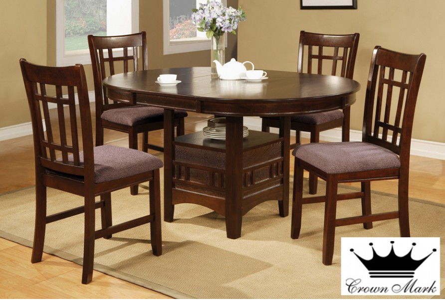 Round dining table