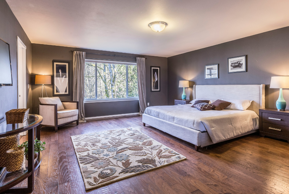 What Pieces of Furniture are Included in a Bedroom Set?