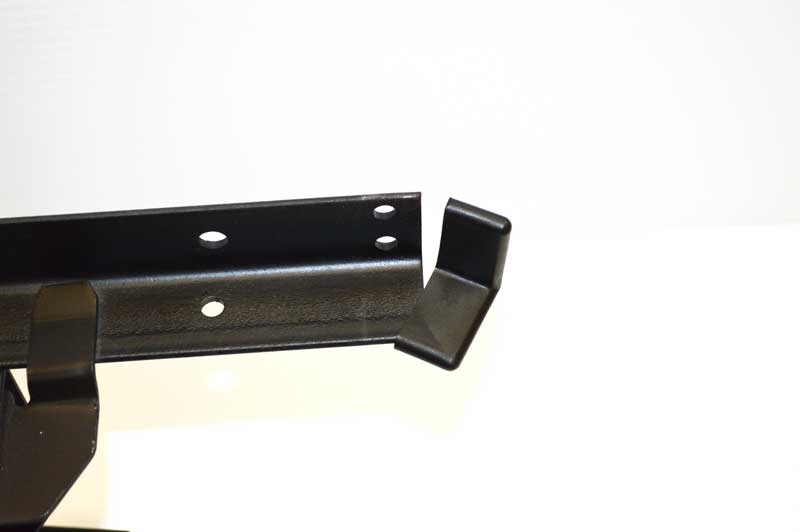 Step 6: installing angle protectors at the corners