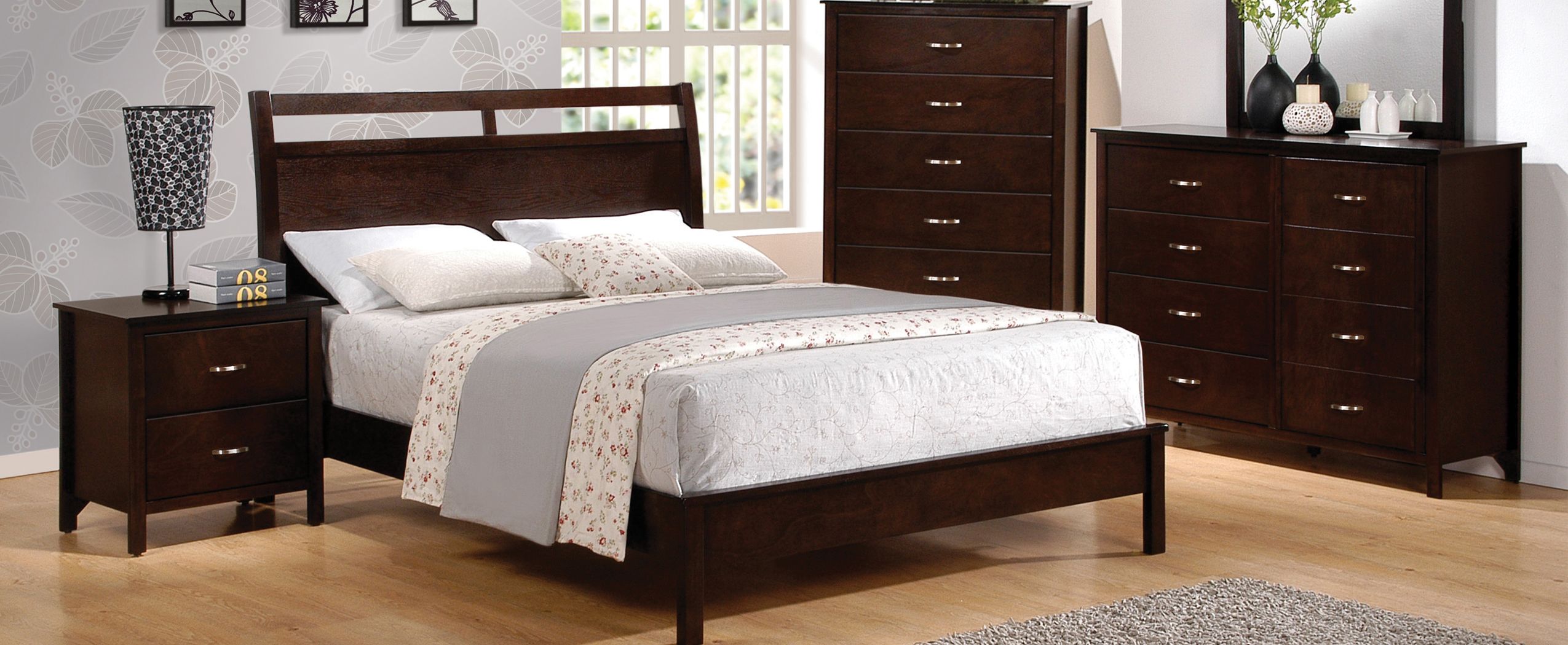 7300 Ian Complete Queen Bed